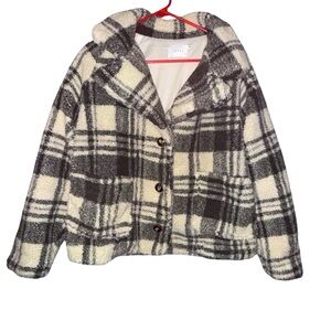 Lush Plaid Sherpa Button-Front Jacket in Cream and Gray Woman’s Medium
